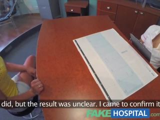 Fakehospital nghịch ngợm y tá tests potentially mang thai patients sensitivity