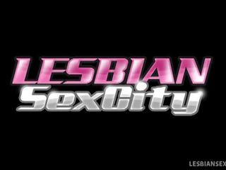 Lesbian kotor klip kota: lilly bank dan sara luvv di intens lisan kesenangan