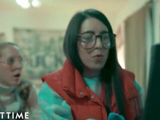 Marriageable tempo - nerd lésbica cadence lux creates xxx vídeo beau para sexo a três com bff completo cena