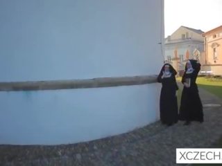 Bizzare reged clip with catholic nuns! with bilingüe!