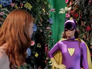 Poison luuderohi turns superheroines sisse tema xxx film orjad: seks video dc