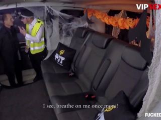 Fuckedintraffic - halloween jasmin jae vollbusig britisch polizei frau hardcore ficken im die auto - vipsexvault