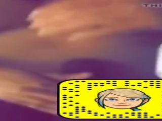 Enticing črno dama tittyfucked v snapchat