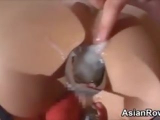 Warga asia dominasi perempuan dan beliau pleasant warga asia hamba