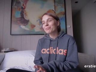 Holly & julia wagen ein flirty skype-experiment: mugt ulylar uçin clip 11